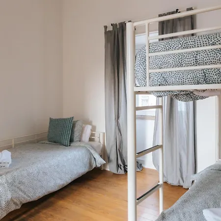 Aquilla Family 307 Homestay Lisbon