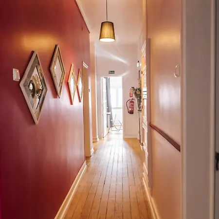 Проживание в семье Aquilla Family 307