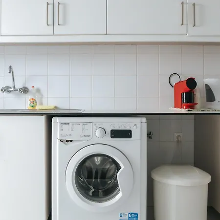 Проживание в семье Aquilla Family 307 Лиссабон