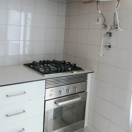 Проживание в семье Aquilla Family 307