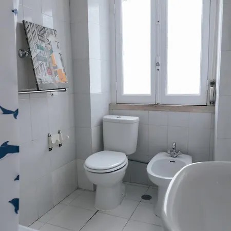 Проживание в семье Aquilla Family 307 Лиссабон