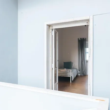 Проживание в семье Aquilla Family 307