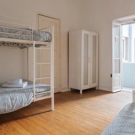 Проживание в семье Aquilla Family 307 *